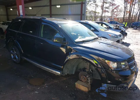 2017 Dodge Journey Crossroad Plus z USA, uszkodzony, nr VIN 3C4PDCGB5HT547582